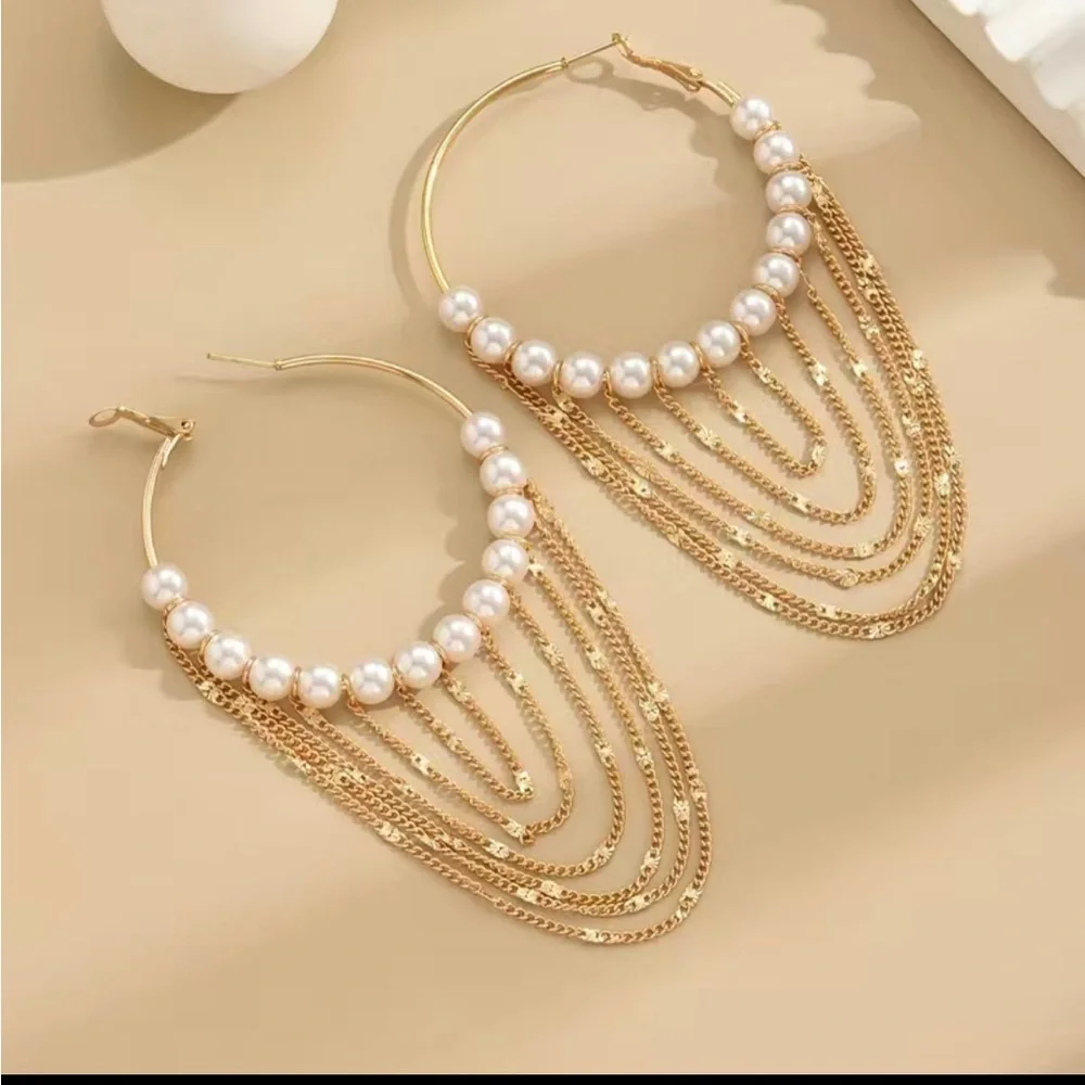 NWT Pearl golden chain hoop earrings NIP